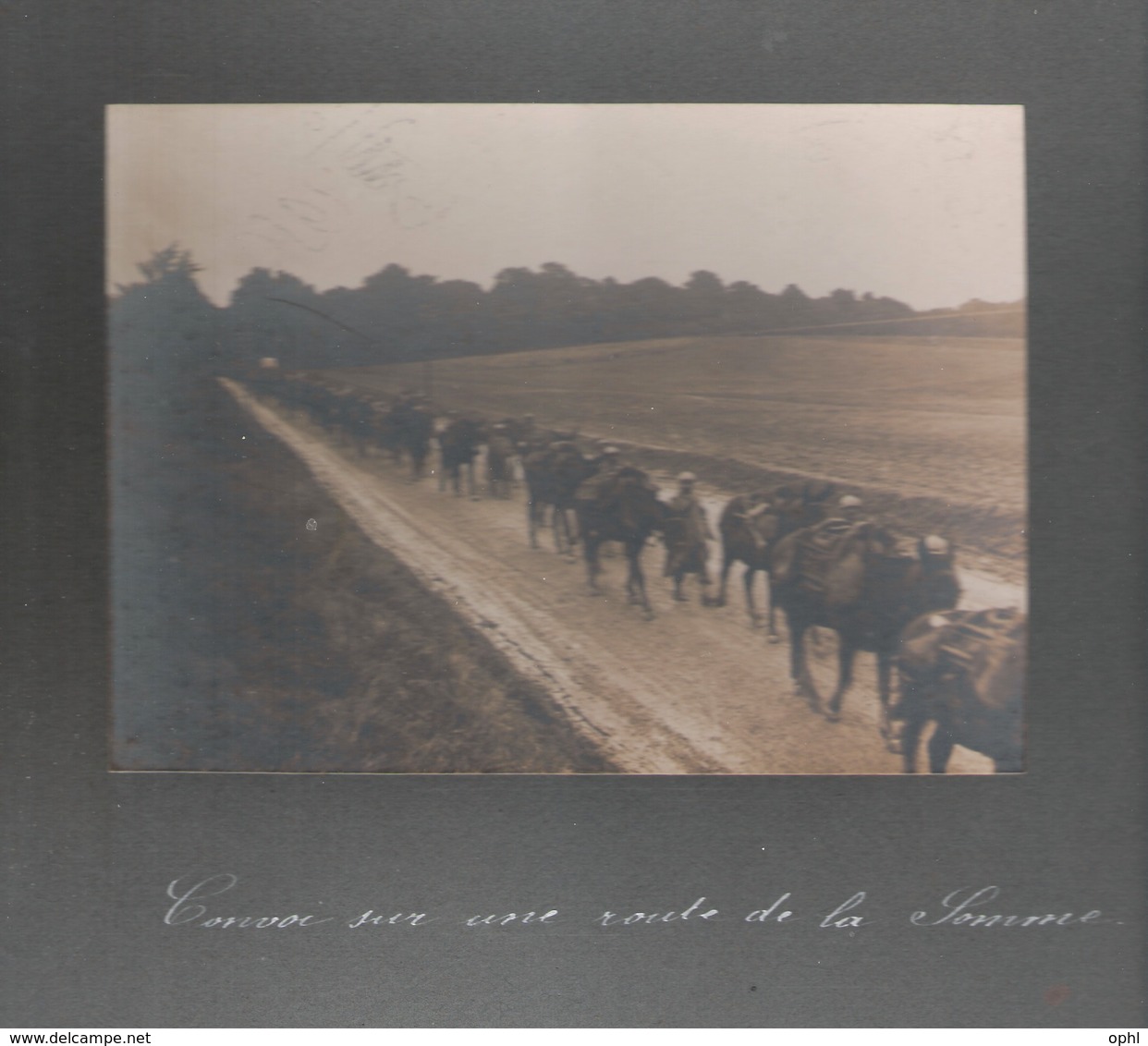 Photo 1914 1918 - "Convoi Sur Une Route De La Somme - 1914-18