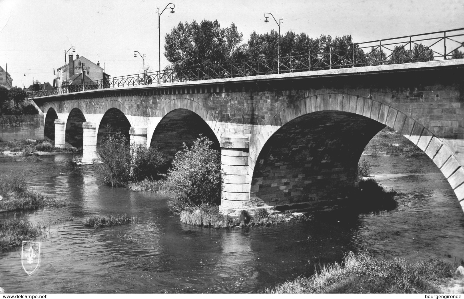 SAINT- AMAND- MONTROND- Le Pont Du Cher. - Saint-Amand-Montrond