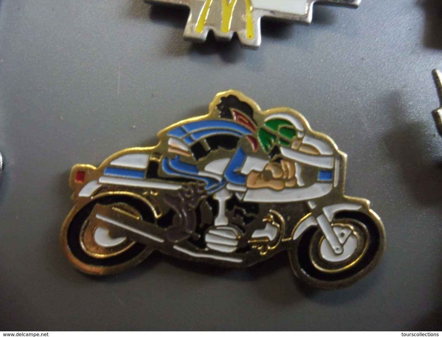 PIN'S MOTO MOTARD JOE BAR TEAM @ PINS 33 Mm X 20 Mm - BD