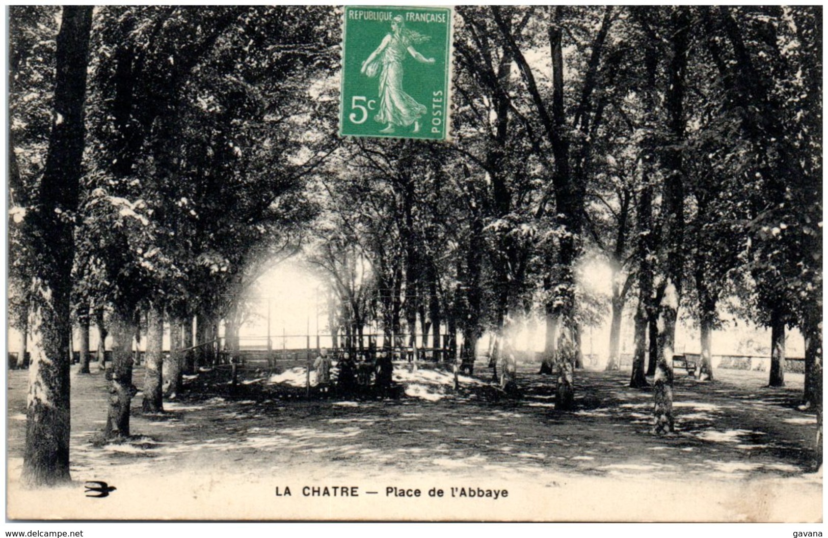 36 LA CHATRE - Place De L'Abbaye - La Chatre