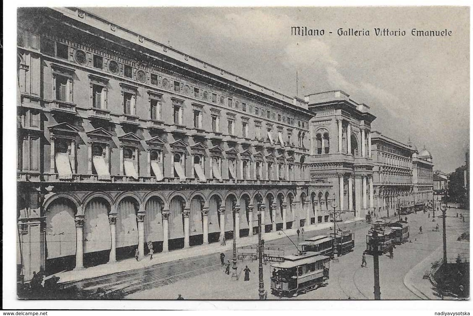 Milano. Galleria Vittorio Emanuele. Tram. - Milano (Milan)