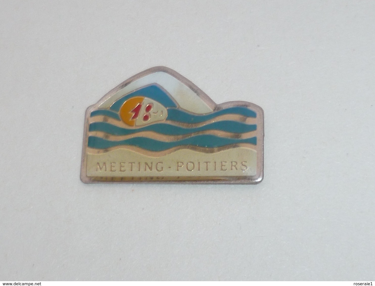 Pin's MEETING DE NATATION A POITIERS - Natation