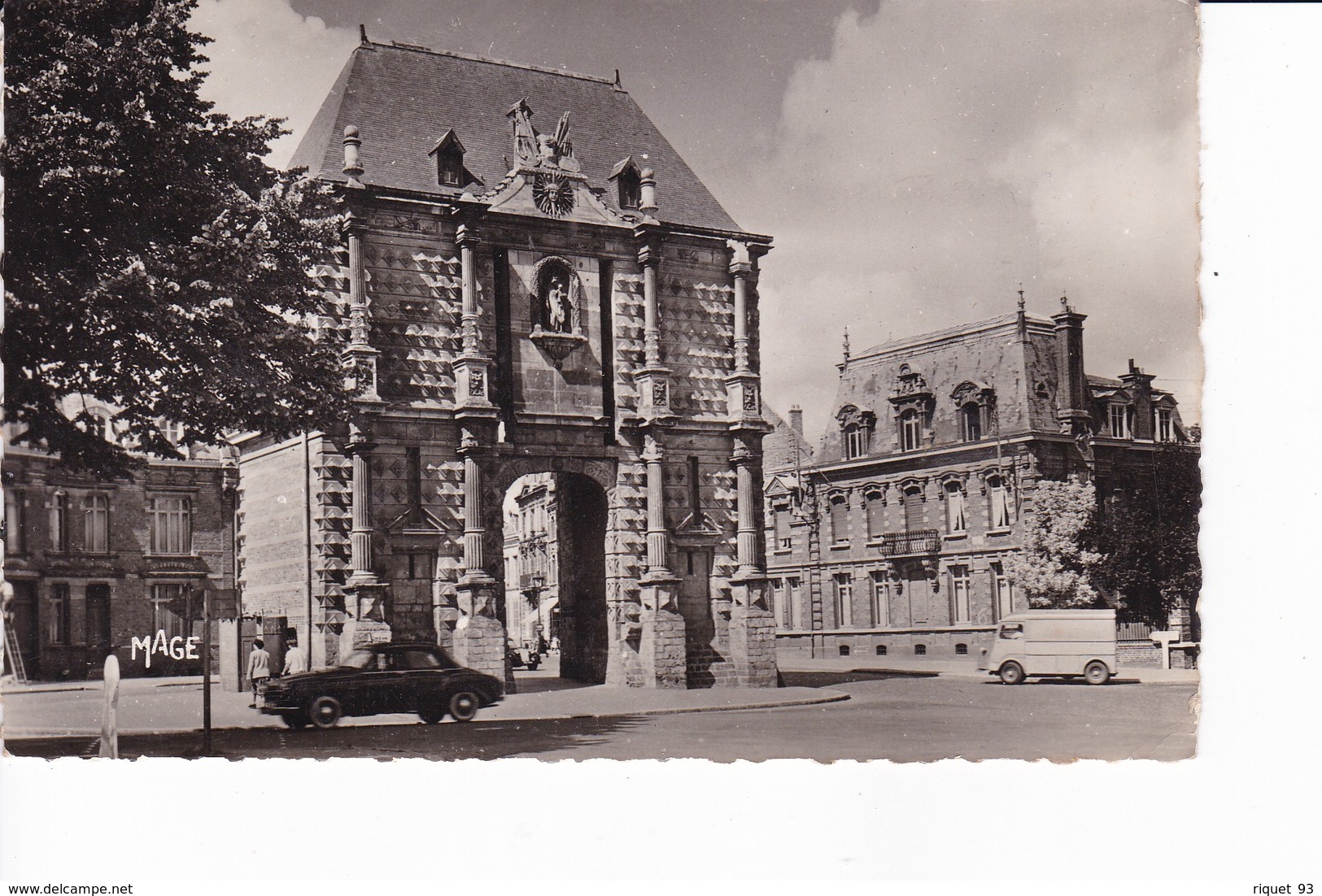 CAMBRAI - La Porte Notre-Dame (tube Citroën ) - Cambrai