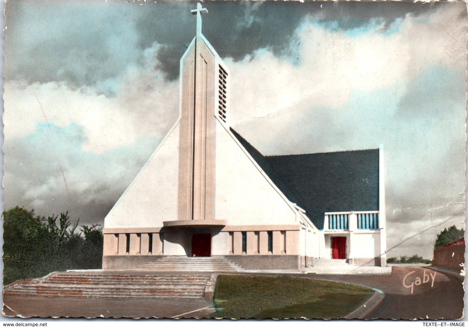 44 BOUAYE - L'église, La Façade - Bouaye