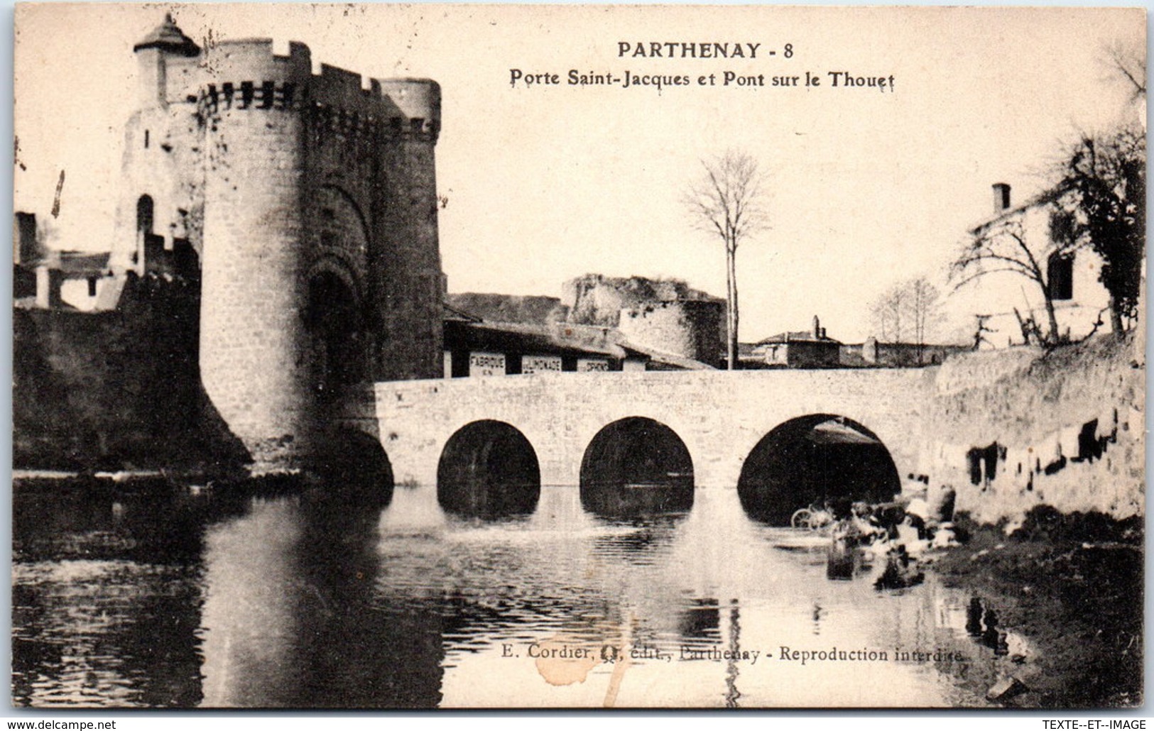 79 PARTHENAY - Porte St Jacques Et Pont Sur Le Thouet - Parthenay