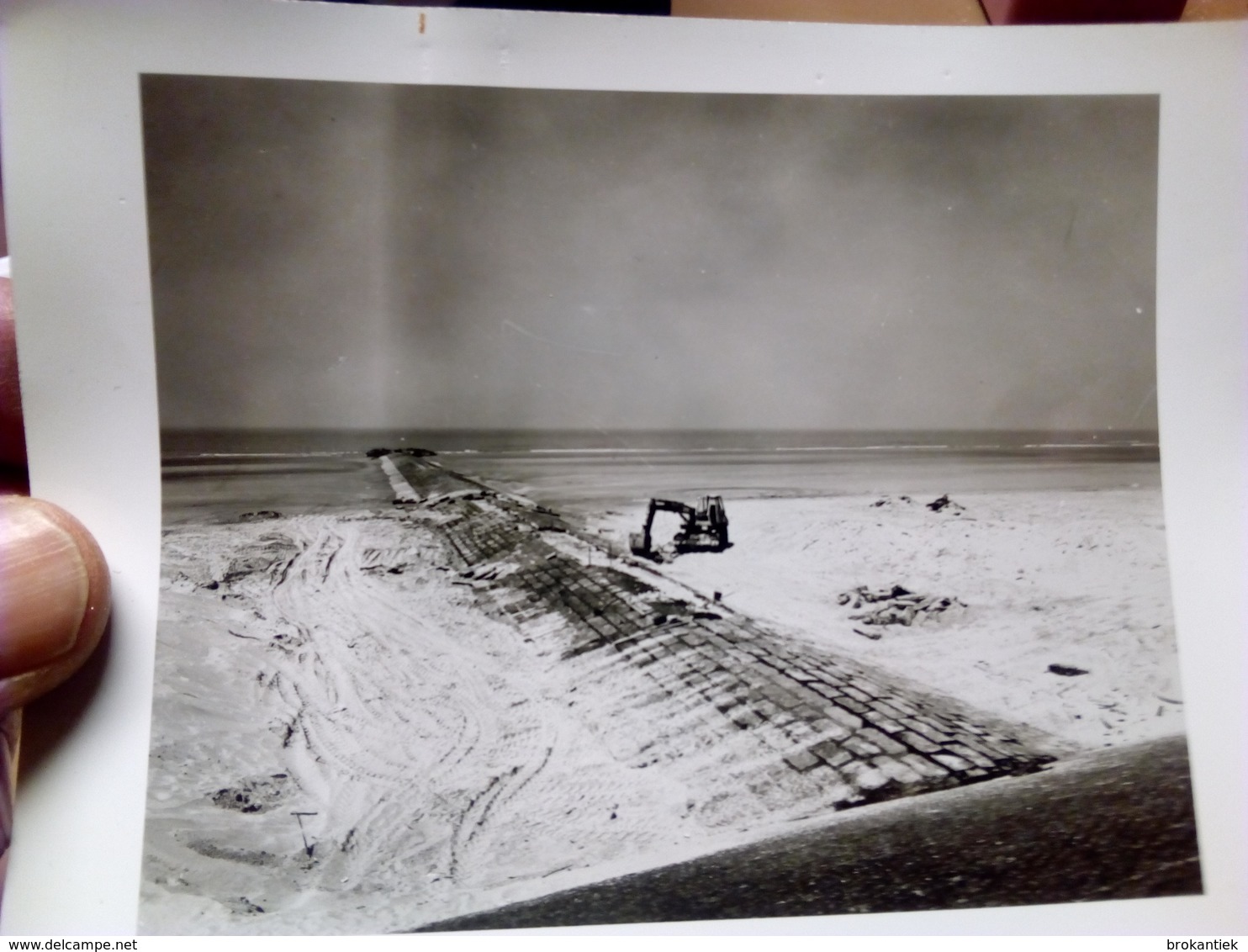 2  Kaarten Echte Foto's Westende 1970 Strandhoofd Barenbreker Boarebreker Strand - Westende