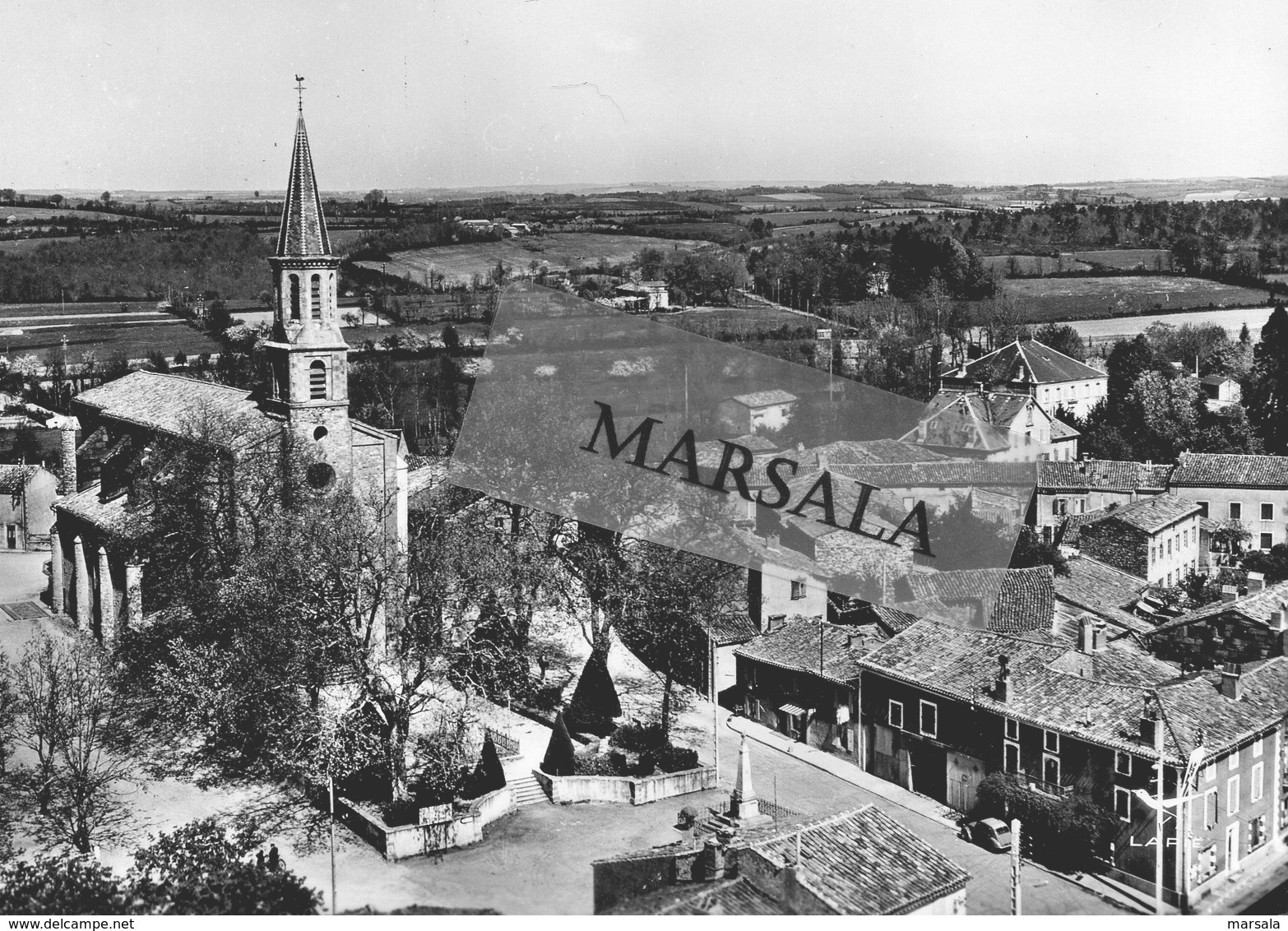 CPSM   Montredon Labessonnie  L'église - Montredon Labessonie