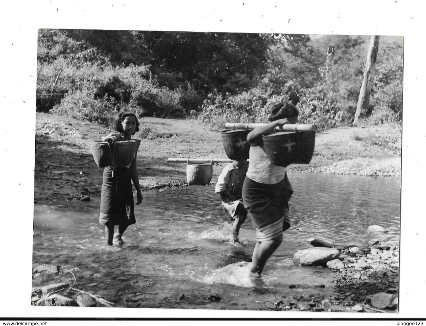 Photo 18 X 24 : LAOS, A La Rivière, - Lieux