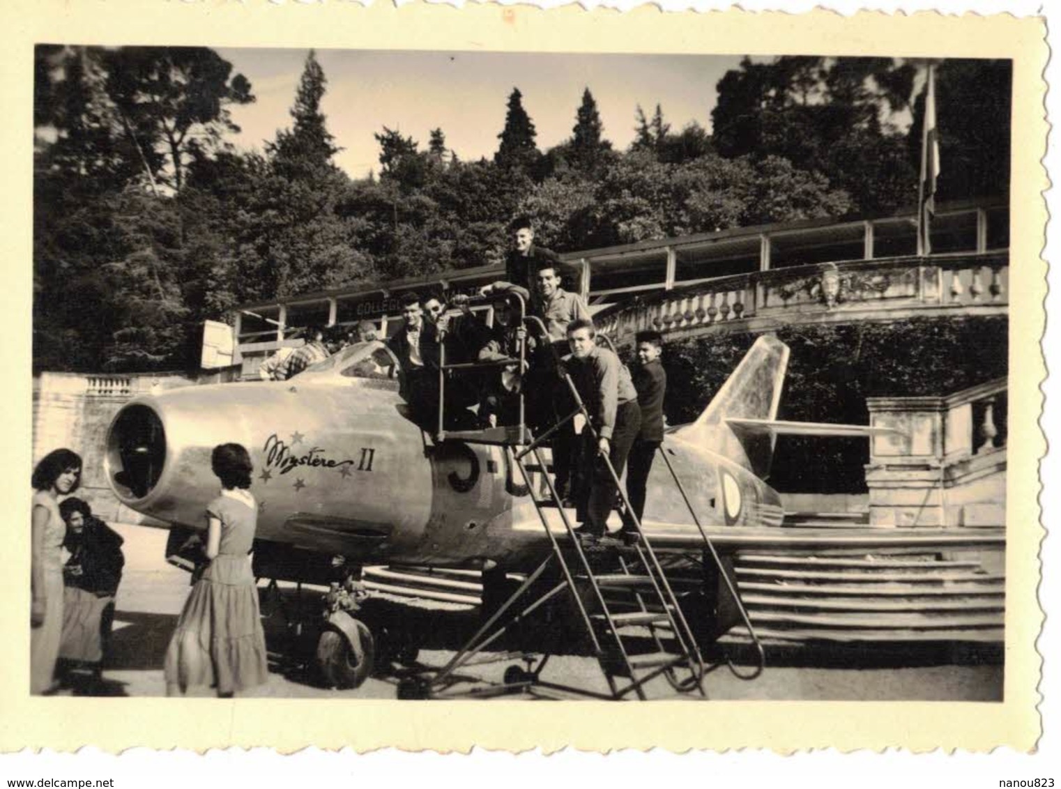 GARD NÎMES VERITABLE PHOTO DENTELEE : LE JARDIN DE LA FONTAINE AVION MYSTERE II ET BANDE DE COPAINS Le 19 Juin 1958 - Aviation