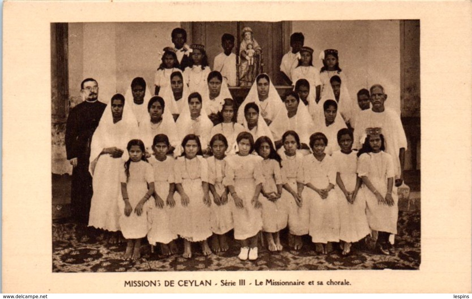 ASIE - SRI LANKA - CEYLAN -- Mission  - Le Missionnaire Et Sa Chorale - Sri Lanka (Ceylon)