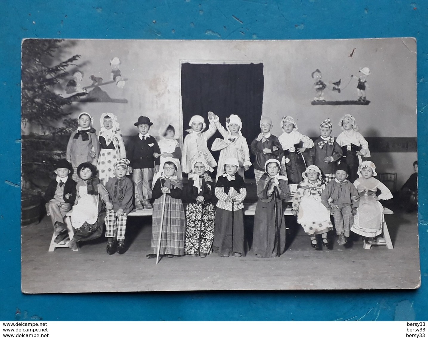 CPA - Carte Photo Groupe D'enfants Déguisés Spectacle - Atelier SAVARY - ROMILLY-SUR-SEINE - Romilly-sur-Seine