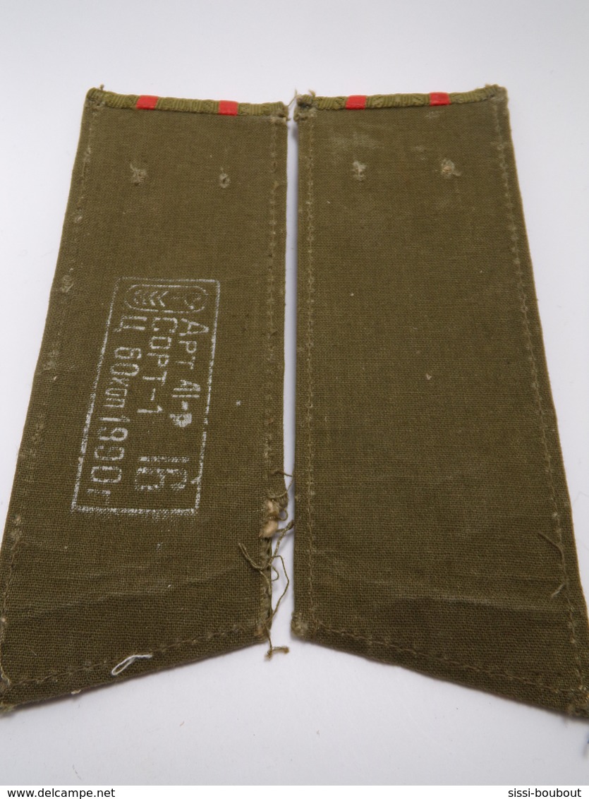Insigne Militaire Soviétique/Russe - Pour Colonel (Fourreaux D'épaulettes)- Military Badges P.V. - Uniformen