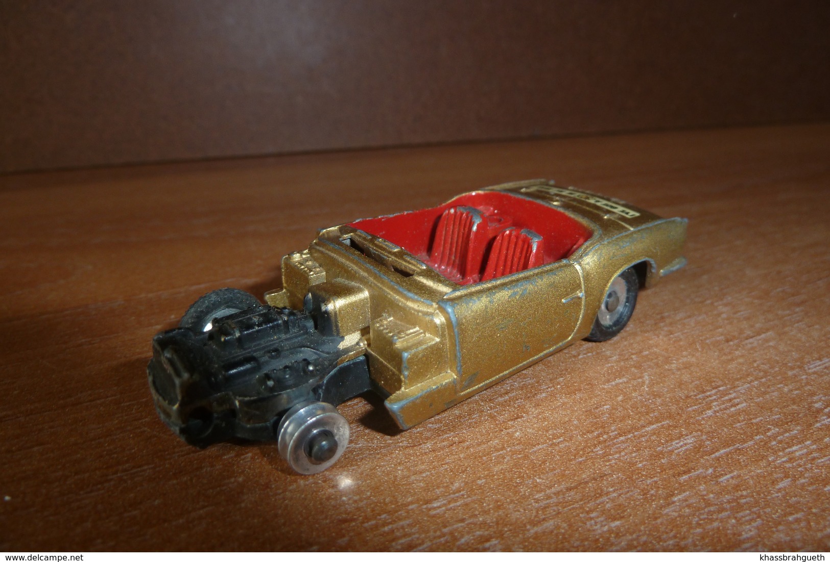 TRIUMPH SPITFIRE . DINKY TOYS (1/43) N°114 - POUR RESTAURATION OU PIECES - Dinky