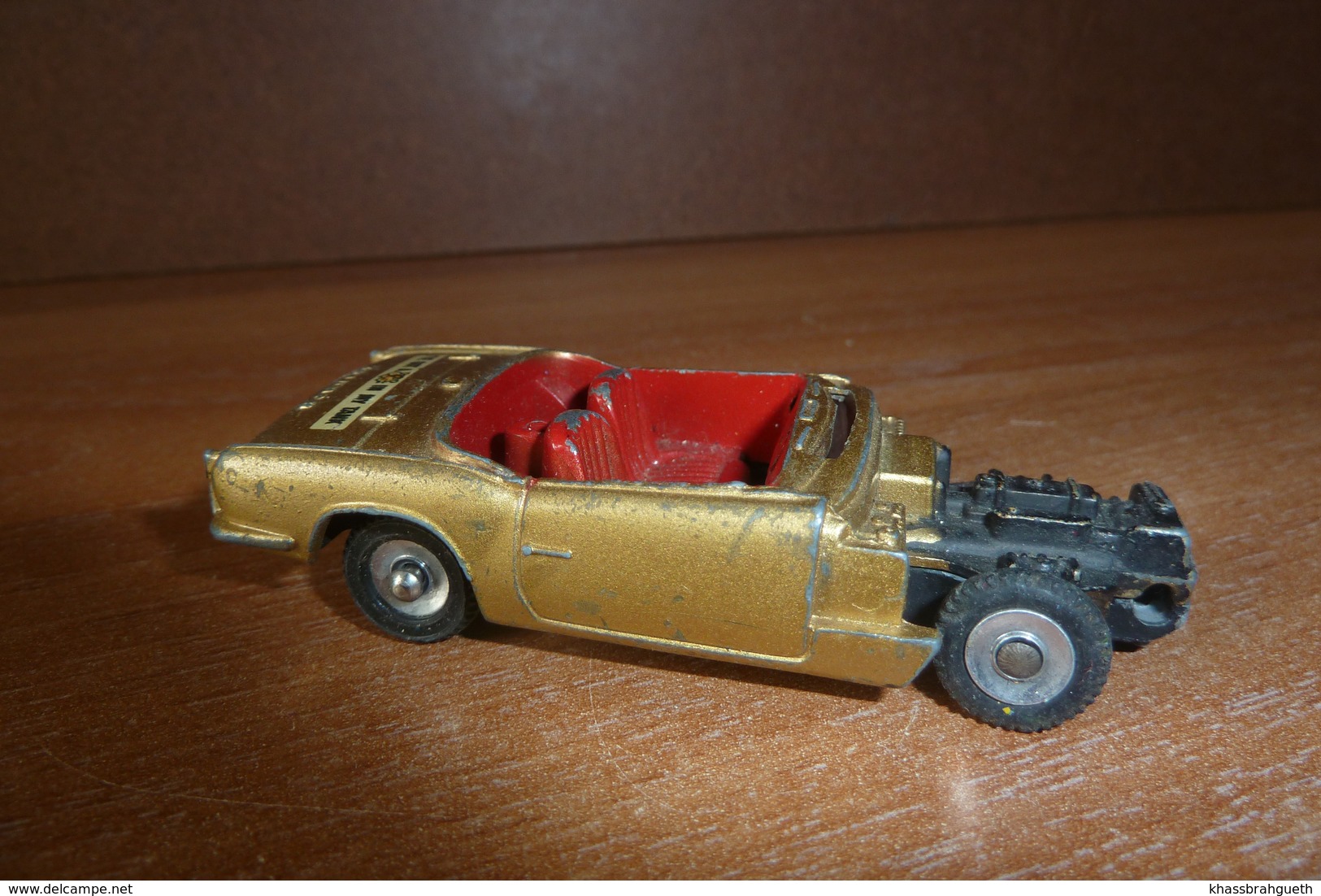 TRIUMPH SPITFIRE . DINKY TOYS (1/43) N°114 - POUR RESTAURATION OU PIECES - Dinky