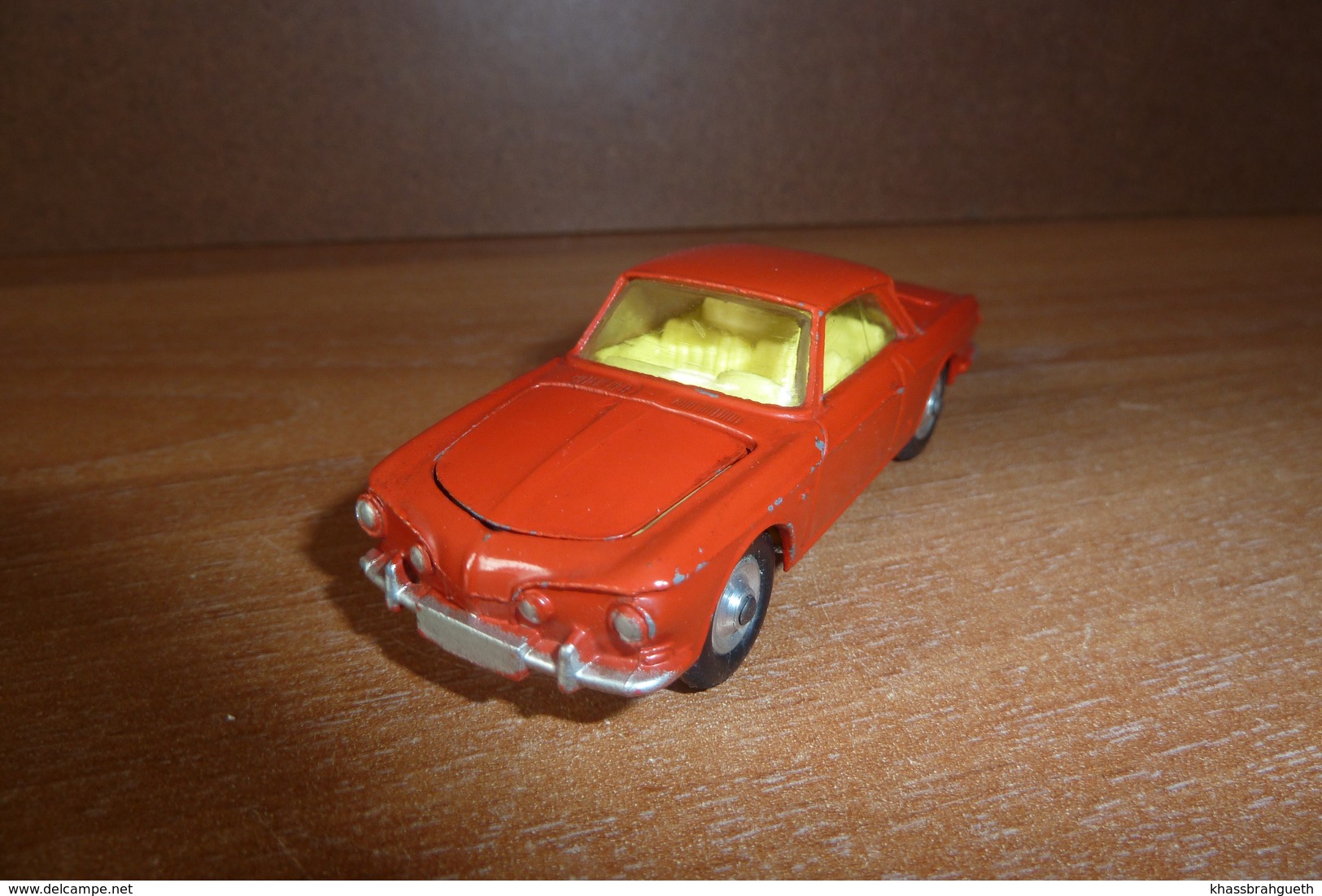 VW 1500 KARMANN GHIA . DINKY TOYS (1/43) N°239 ROUGE - Matchbox