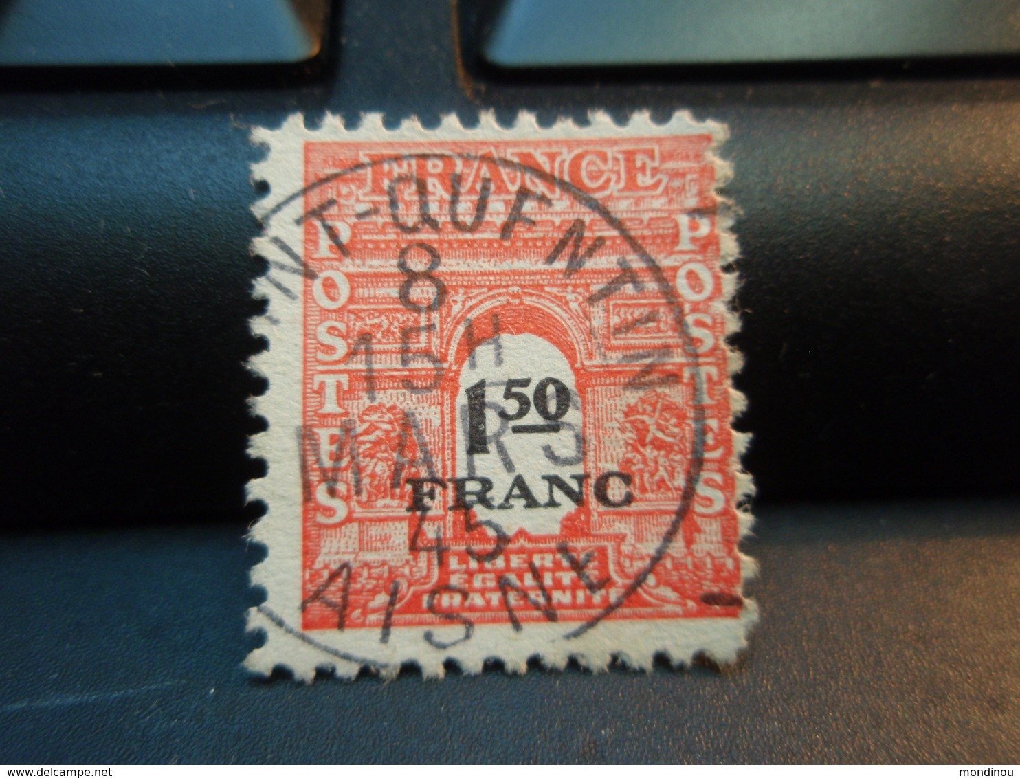 Timbre De 1945 Arc De Triomphe De Paris 1F50 SAINT-QUENTIN MARS 45 AISNE Beau Timbre 1 F50 - Used Stamps