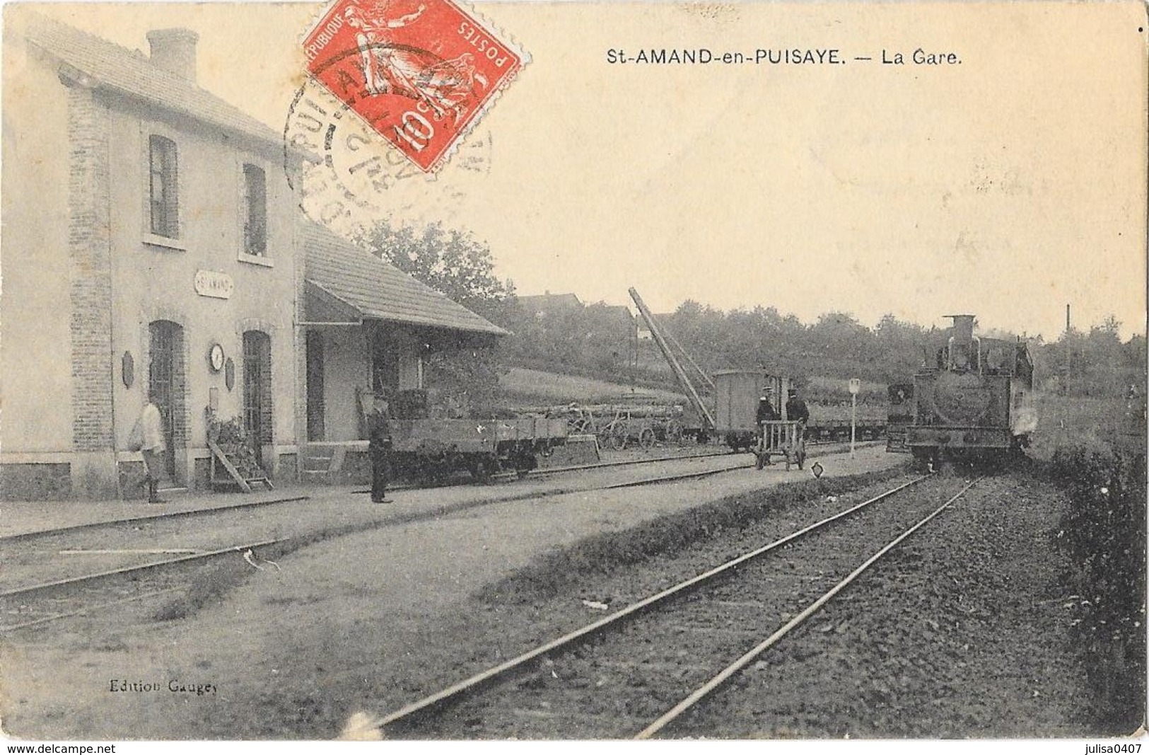 SAINT AMAND EN PUISAYE  (58) Intérieur De La Gare Du Chemin De Fer Du Tacot Train - Saint-Amand-en-Puisaye