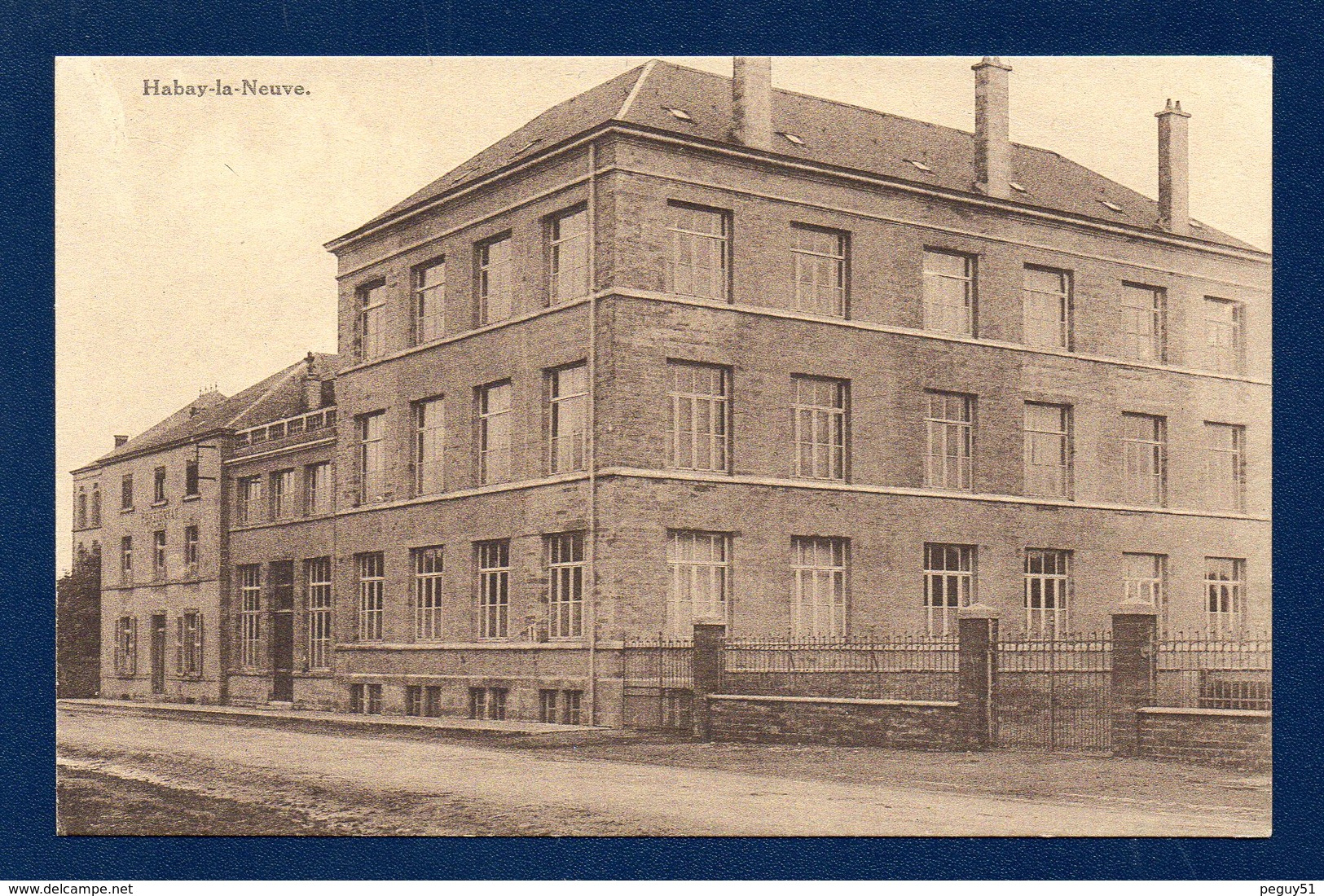 Habay-la-Neuve. Pensionnat Des Religieuses De La Doctrine Chrétienne. Façade Principale - Habay