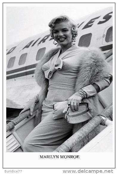 Marilyn Monroe Postcard - Size 15x10 Cm. Aprox. - Actores