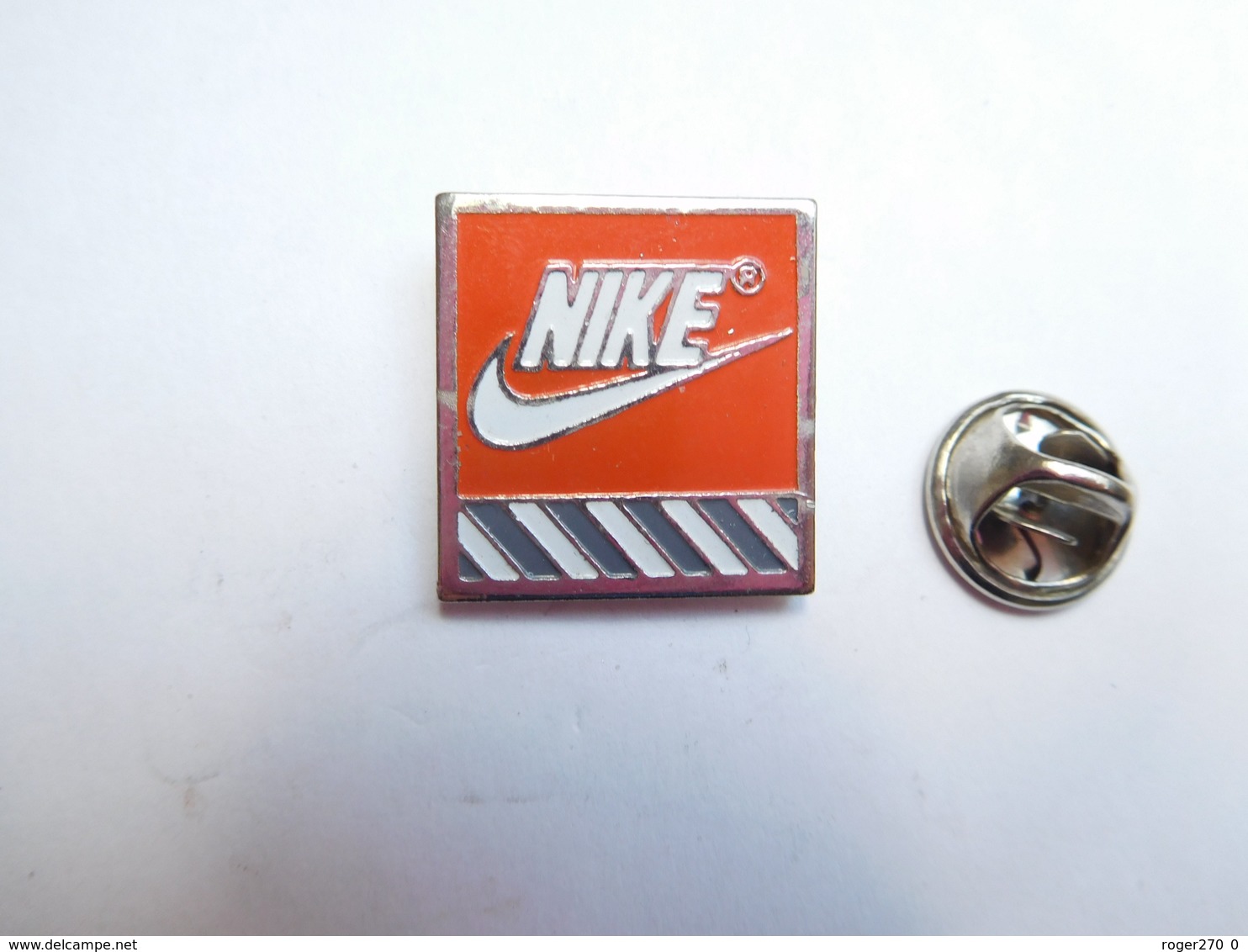 Beau Pin's , Marque Nike - Marcas Registradas