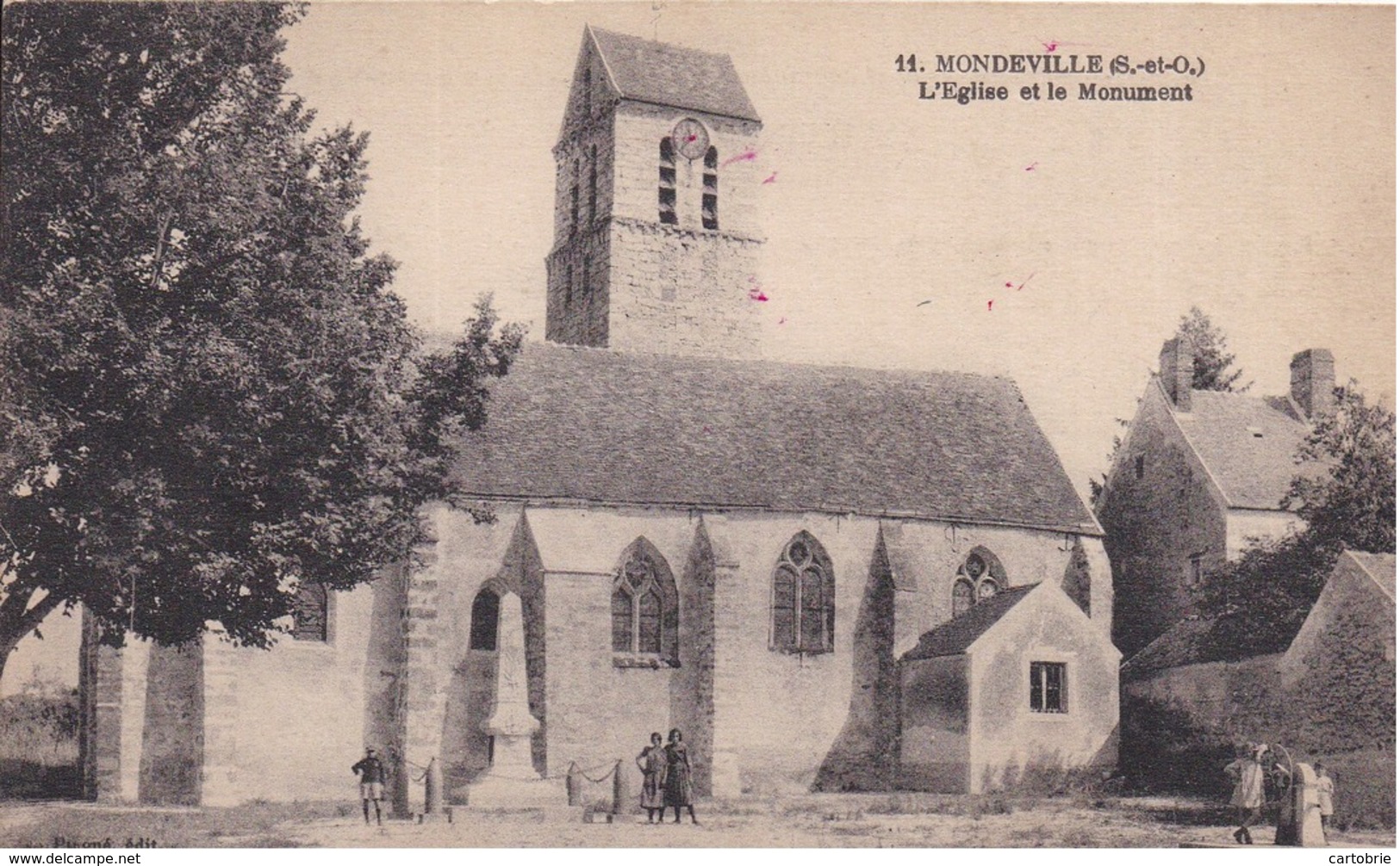 91 MONDEVILLE - L'Église Et Le Monument - Animée - Other & Unclassified