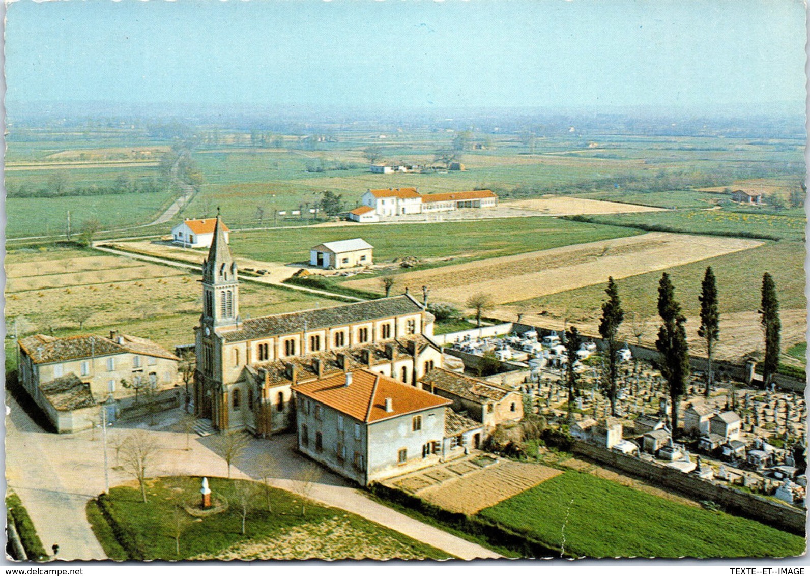 82 SAINT ETIENNE DE TULMONT - Vue De L'église - Saint Etienne De Tulmont