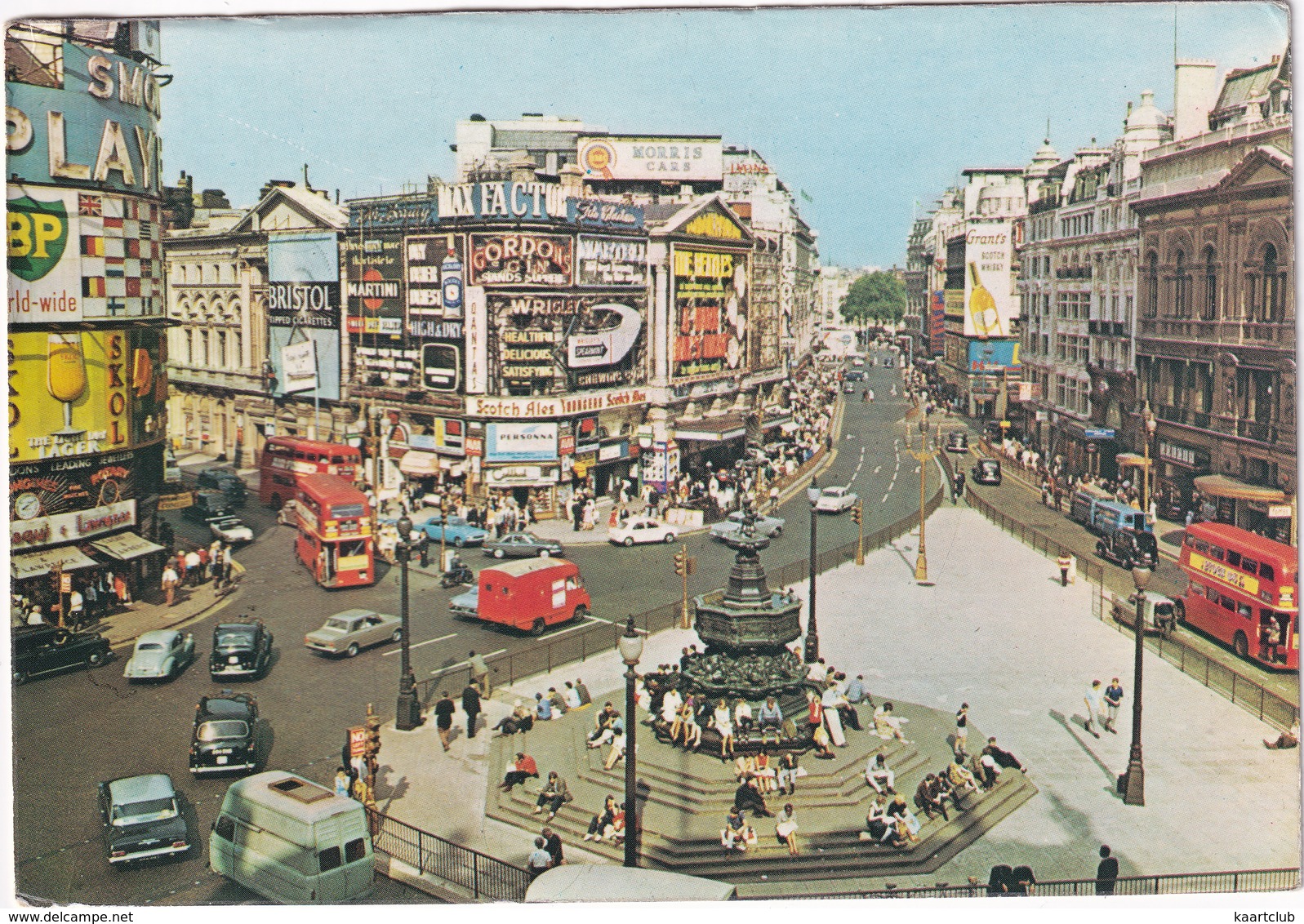 London: COMMER PB HIGH TOP VAN, VAUXHALL CRESTA PB, VIVA HA, MAILVAN, AUSTIN FX, DOUBLE DECK BUSES - Piccadilly Circus - Toerisme