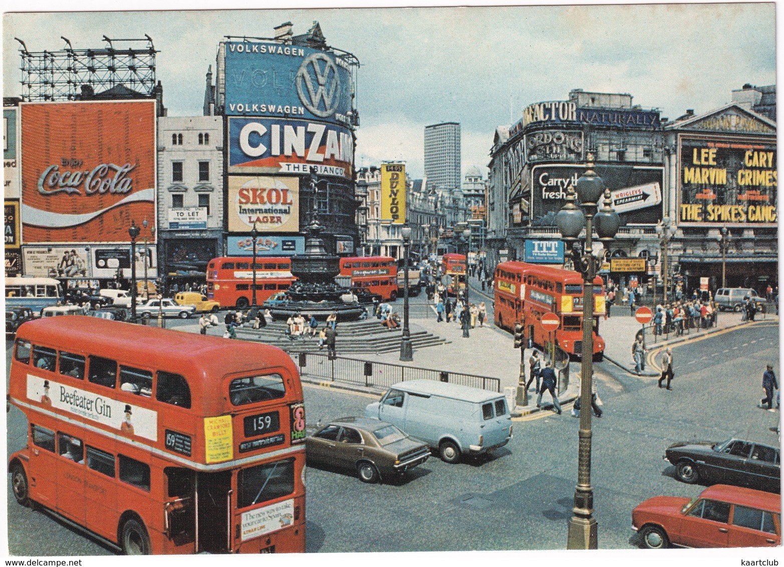 London: FORD CORTINA MK3, BEDFORD CF VAN, FIAT 125, ROVER 2000 TC2, DOUBLE DECK BUSES, 'VW' Neon - Piccadilly Circus - Turismo