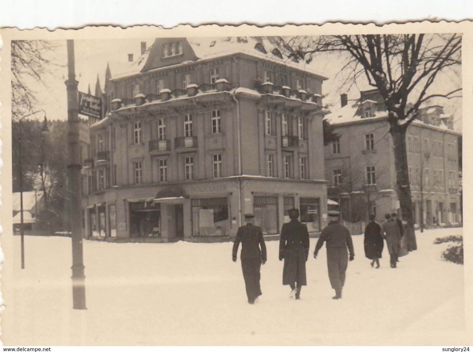 RUSSIA. #1111 A PHOTO. ARMY. MILITARY AT A LIVING HOUSE. GERMANY ??? *** - Filmkameras - Filmprojektoren