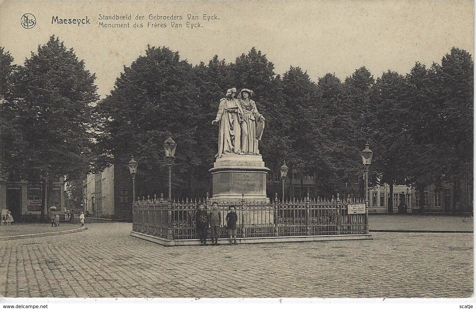 Maeseyck    Standbeeld Der Gebroeders Van Eyck. - Maaseik