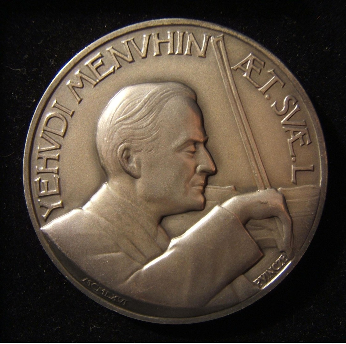 American Yehudi Menuhin 50th Birthday Silver Judaica Medal By Paul Vincze, 1966 - Andere & Zonder Classificatie