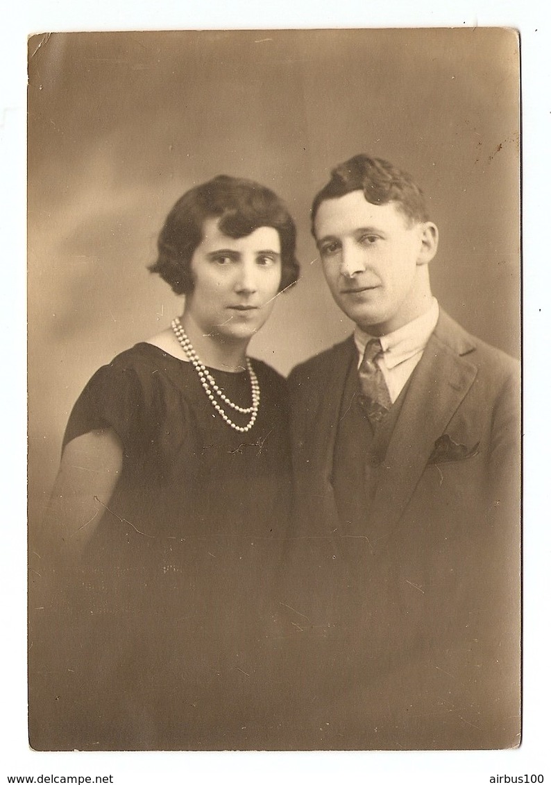 PHOTO ORIGINALE MIDGET 10 X 14,5 Cm - HOMME FEMME COUPLE - COLLIER DE PERLE - MAN WOMAN - PEARL NECKLACE - Persone Anonimi