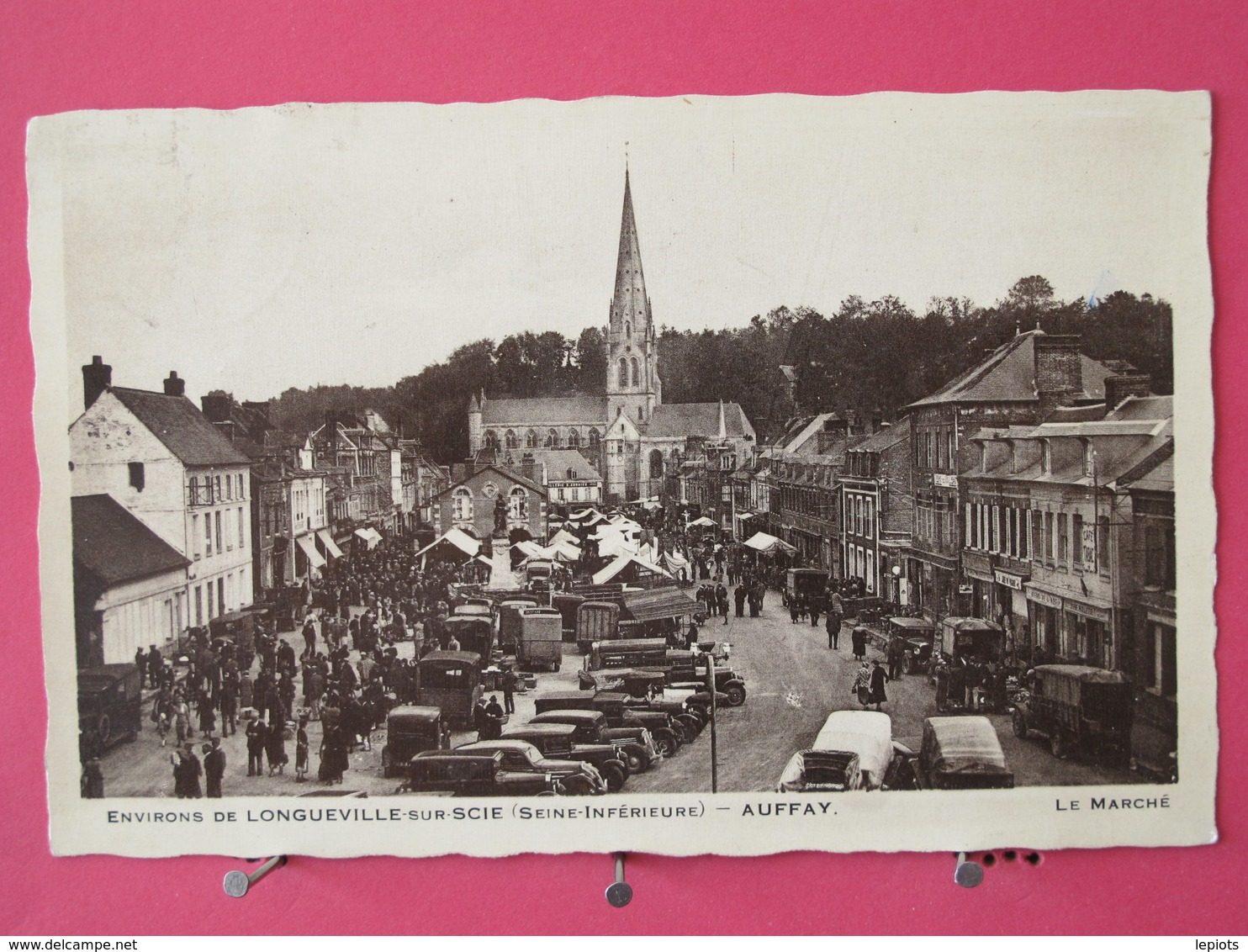 Visuel Très Peu Courant - 76 - Environs De Longueville Sur Scie - Auffay - Le Marché - Scans Recto-verso - Auffay