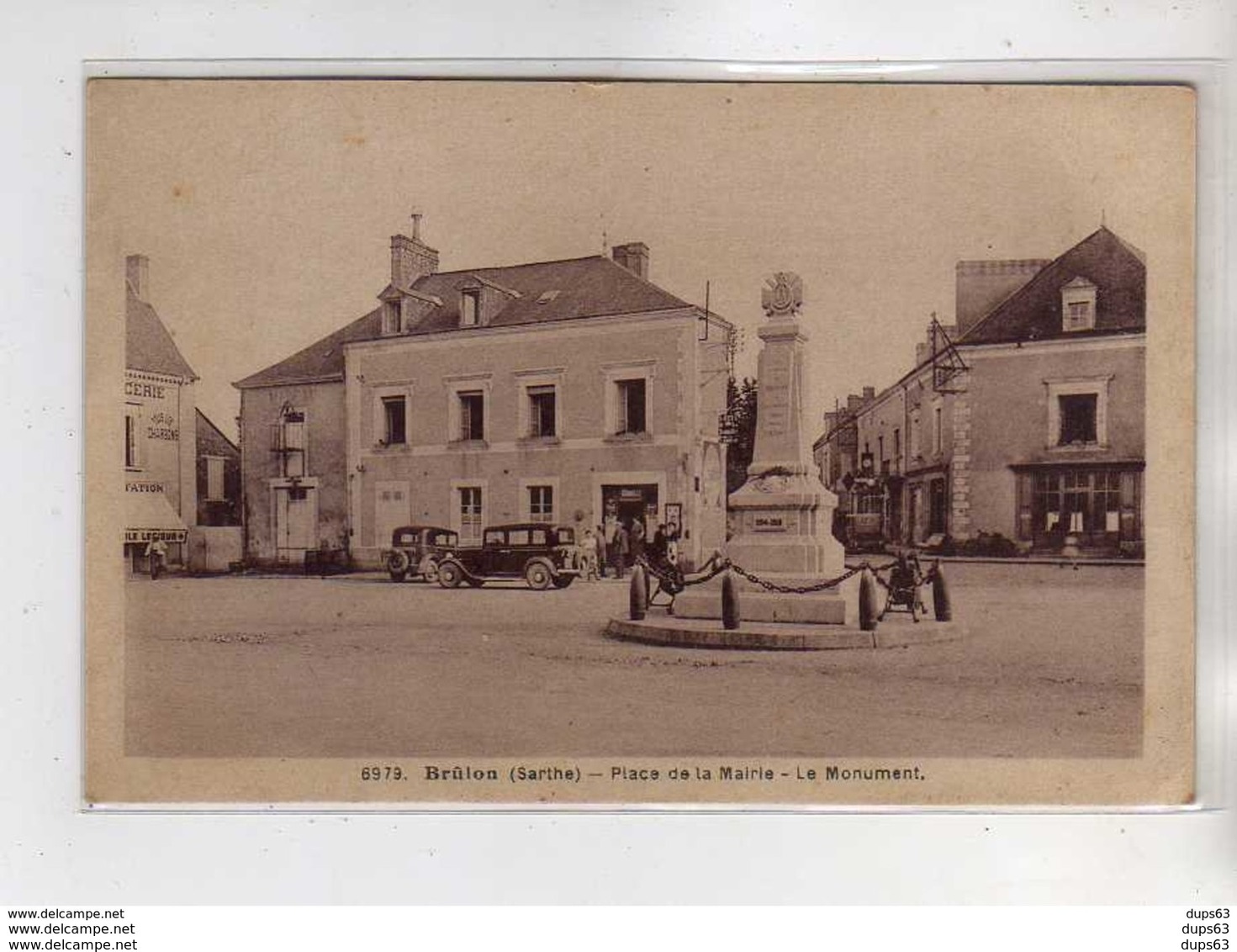 BRULON - Place De La Mairie - Le Monument - Très Bon état - Brulon