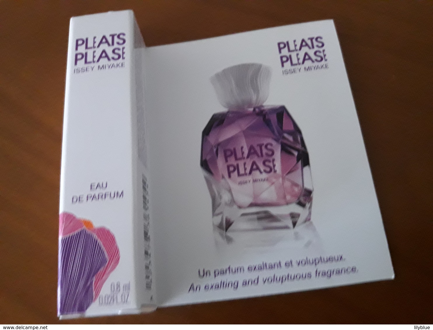 Issey MIYAKE **Pleats Please ** Echantillon Sur Carte  EdP - Modern (ab 1961)