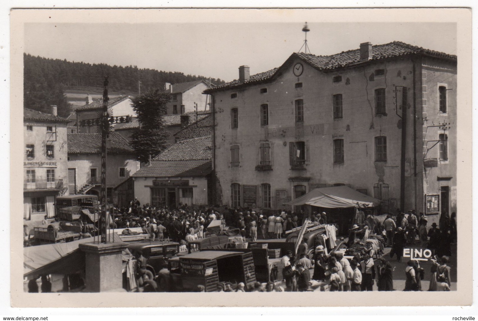 07-COUCOURON ( Ardèche) Place De La Mairie- Marché - Scans Recto-verso - Autres & Non Classés