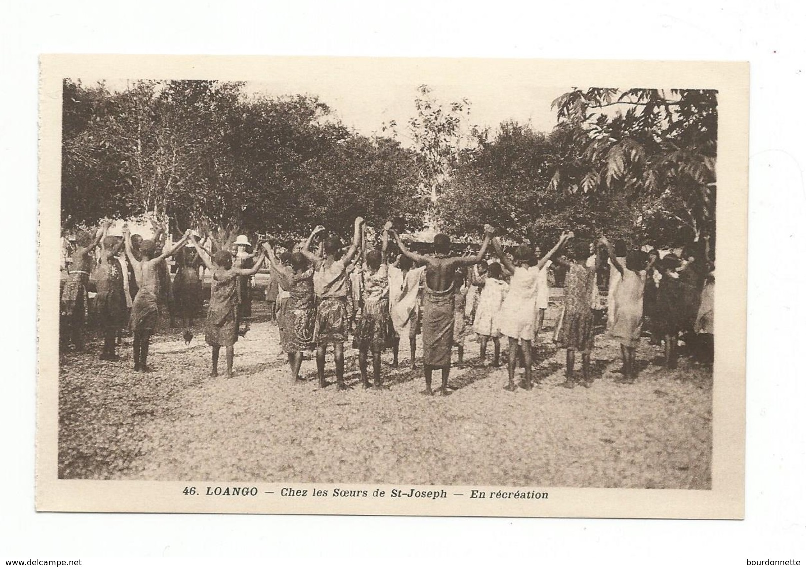 LOANGO - N° 46 - CHEZ LES SOEURS DE ST JOSEPH - EN RECREATION - Congo Français