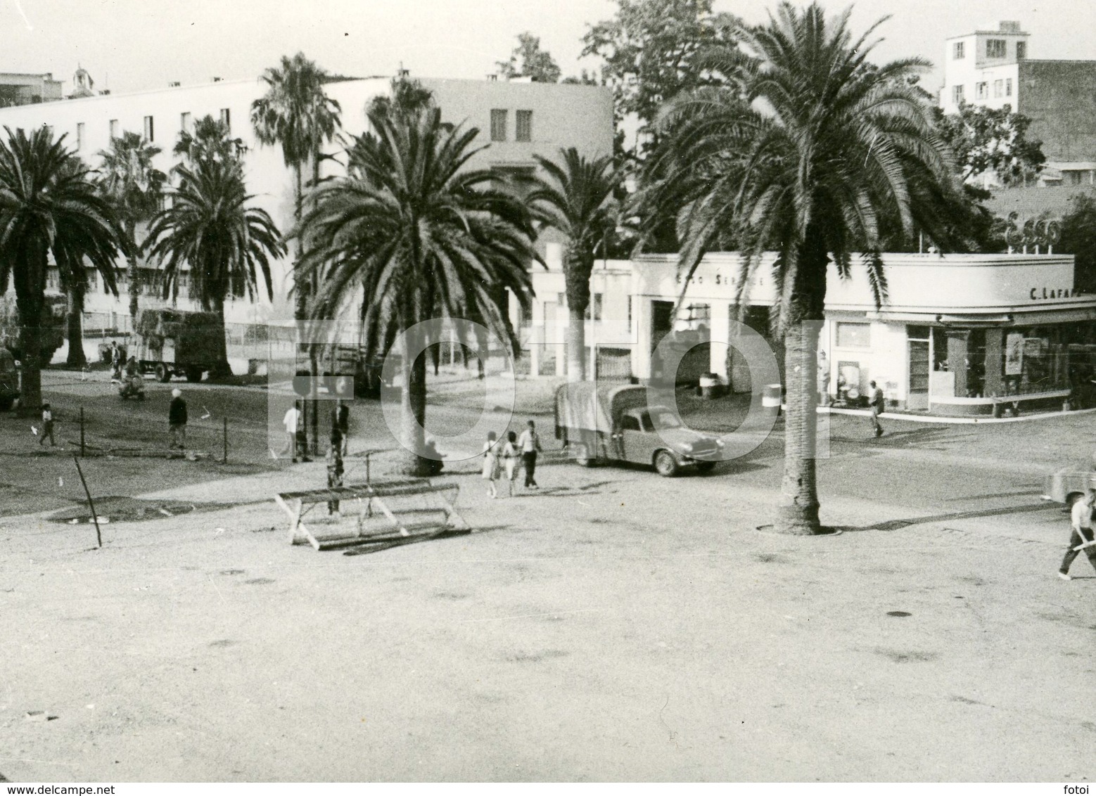 1962 ORIGINAL AMATEUR PHOTO FOTO PHILIPPEVILLE ALGERIE AFRIQUE ALGERIA AFRICA PEUGEOT 403 PICKUP ESSO PETROL STATION - Lieux