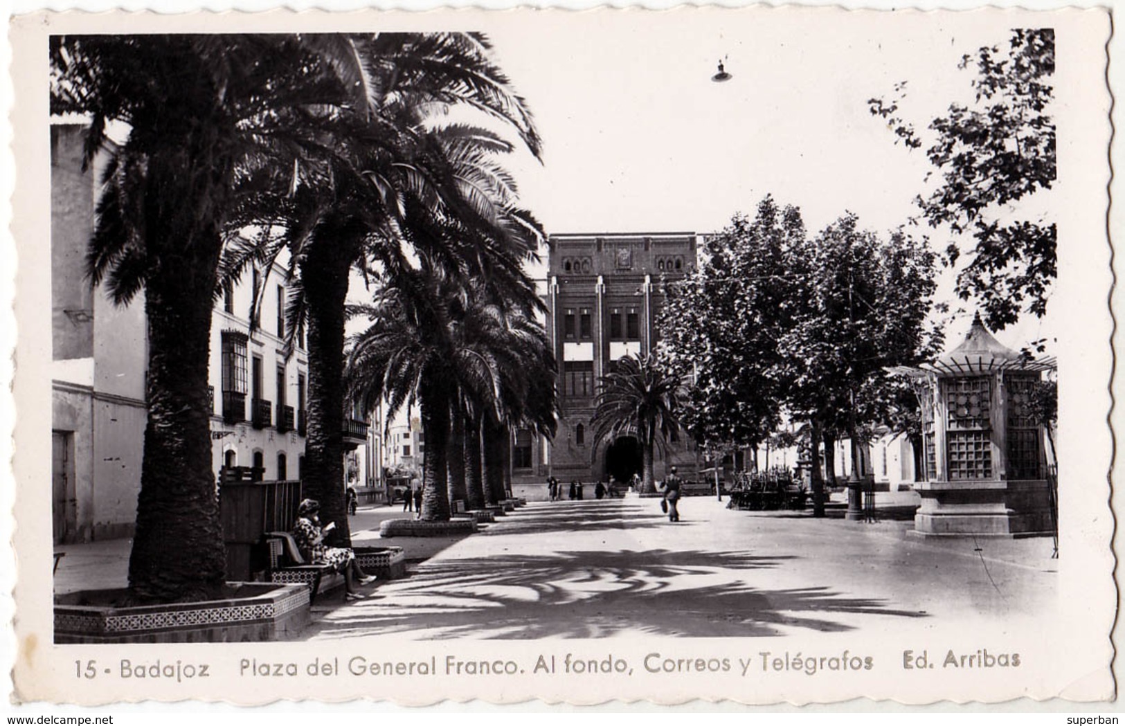 BADAJOZ : PLAZA DELGENERAL FRANCO / CORREOS Y TELÉGRAFOS - CARTE VRAIE PHOTO / REAL PHOTO - ANNÉE / YEAR ~ 1940 (aa861) - Badajoz