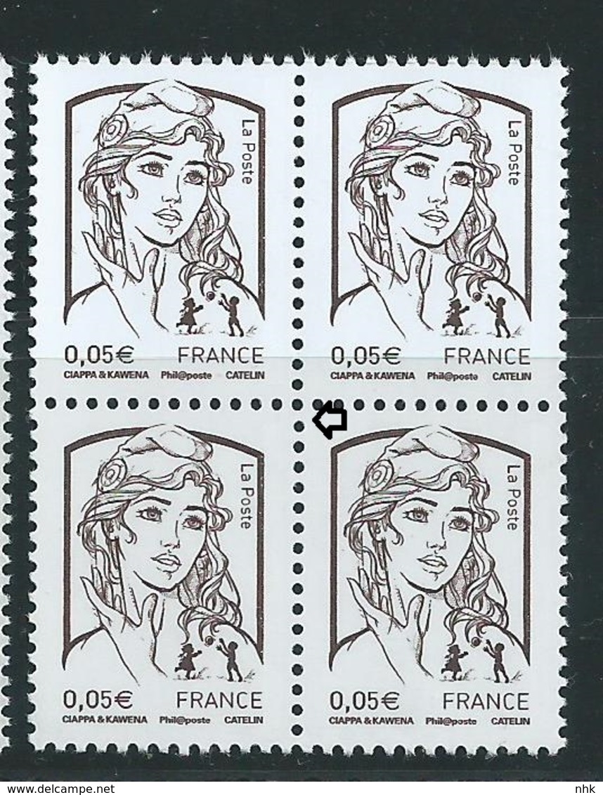 [29] Variété : N° 4764 Type Ciappa Kawena Timbre Plus Grand Tenant à Normal ** - Unused Stamps