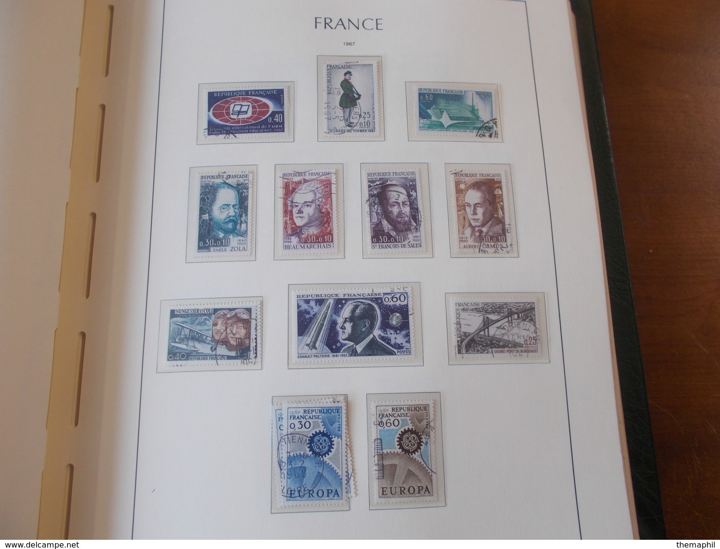 lot n° 330 FRANCE une collection dans un album leuchtturm 1966 / 1984  tous obl.  .  no paypal