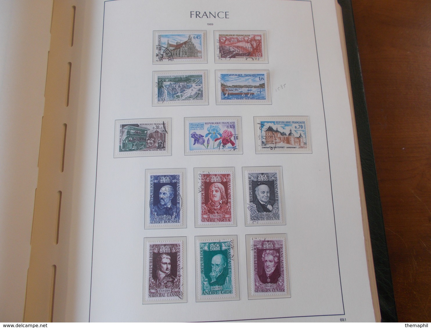 lot n° 330 FRANCE une collection dans un album leuchtturm 1966 / 1984  tous obl.  .  no paypal