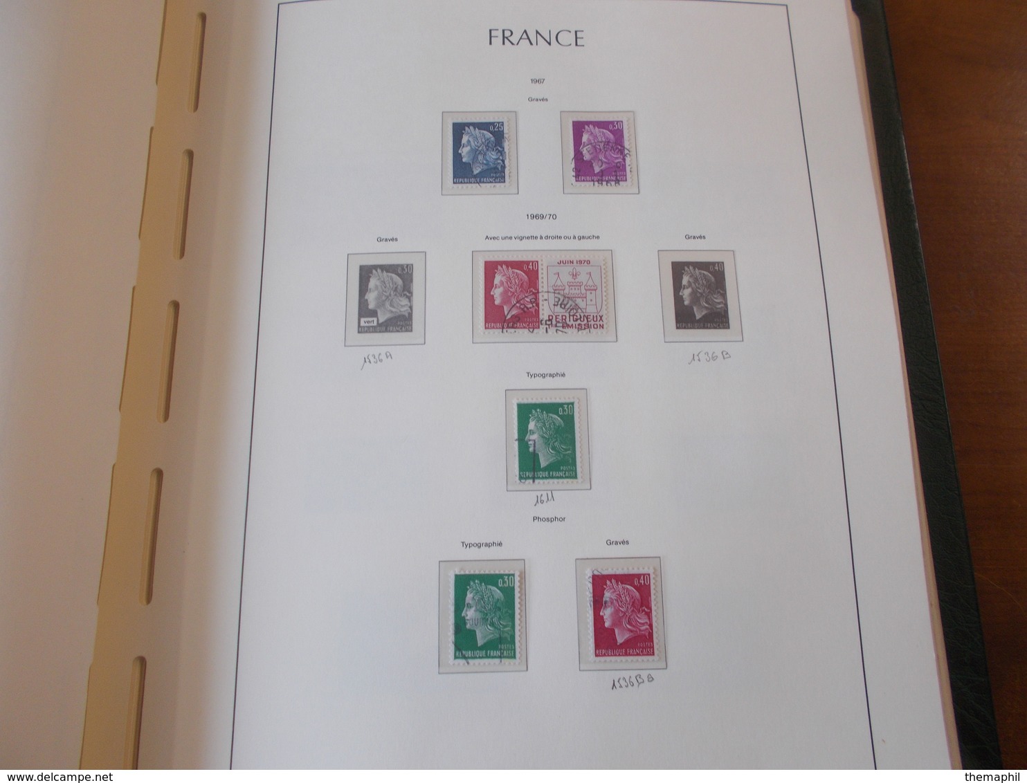 lot n° 330 FRANCE une collection dans un album leuchtturm 1966 / 1984  tous obl.  .  no paypal