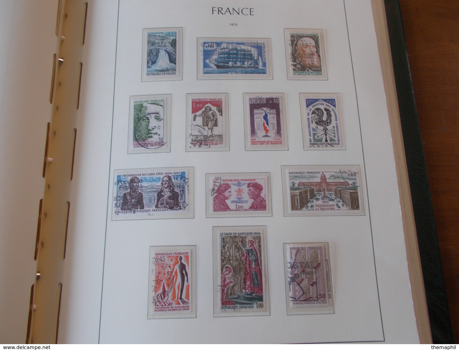 lot n° 330 FRANCE une collection dans un album leuchtturm 1966 / 1984  tous obl.  .  no paypal