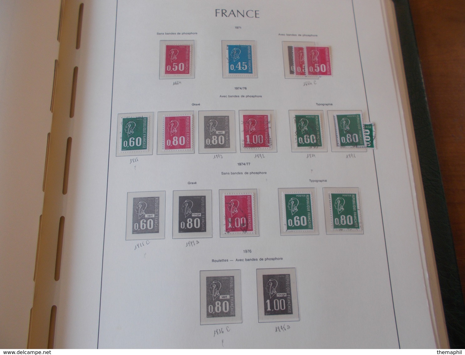 lot n° 330 FRANCE une collection dans un album leuchtturm 1966 / 1984  tous obl.  .  no paypal