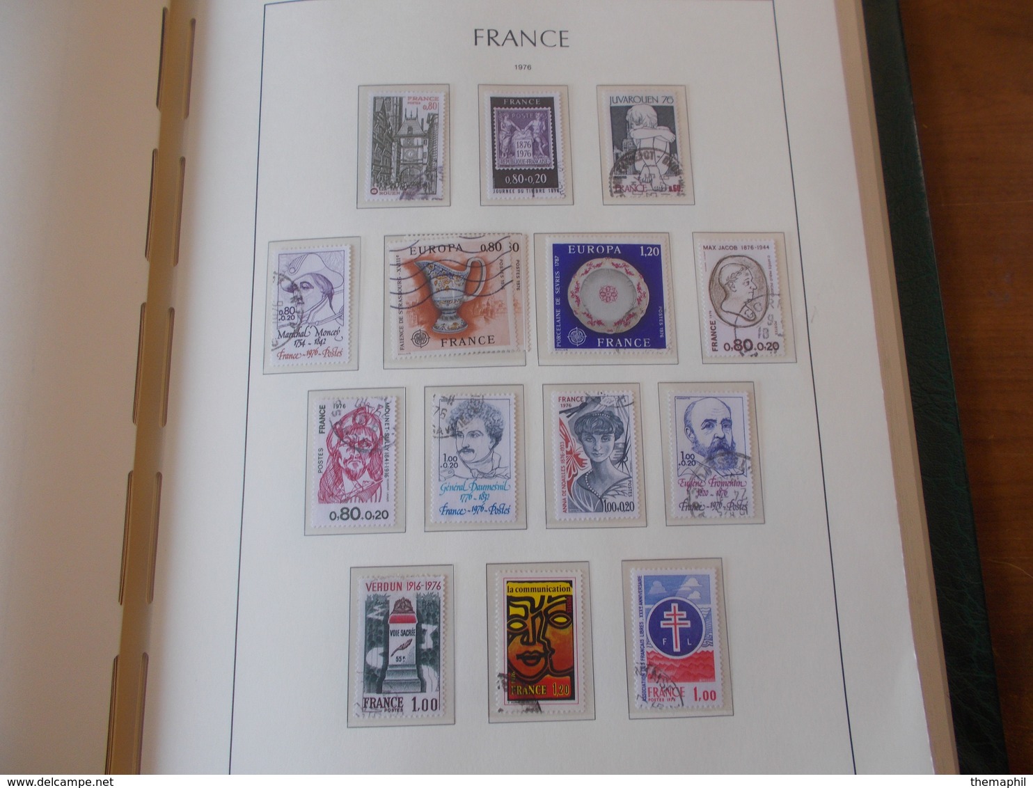 lot n° 330 FRANCE une collection dans un album leuchtturm 1966 / 1984  tous obl.  .  no paypal