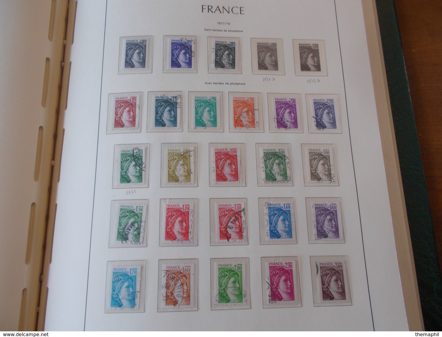 lot n° 330 FRANCE une collection dans un album leuchtturm 1966 / 1984  tous obl.  .  no paypal