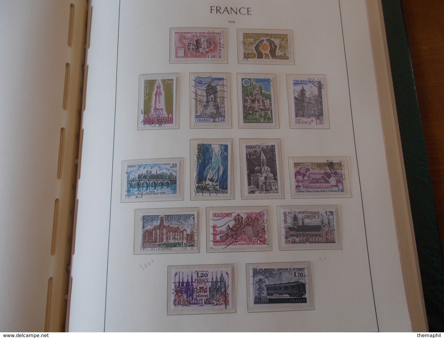 lot n° 330 FRANCE une collection dans un album leuchtturm 1966 / 1984  tous obl.  .  no paypal