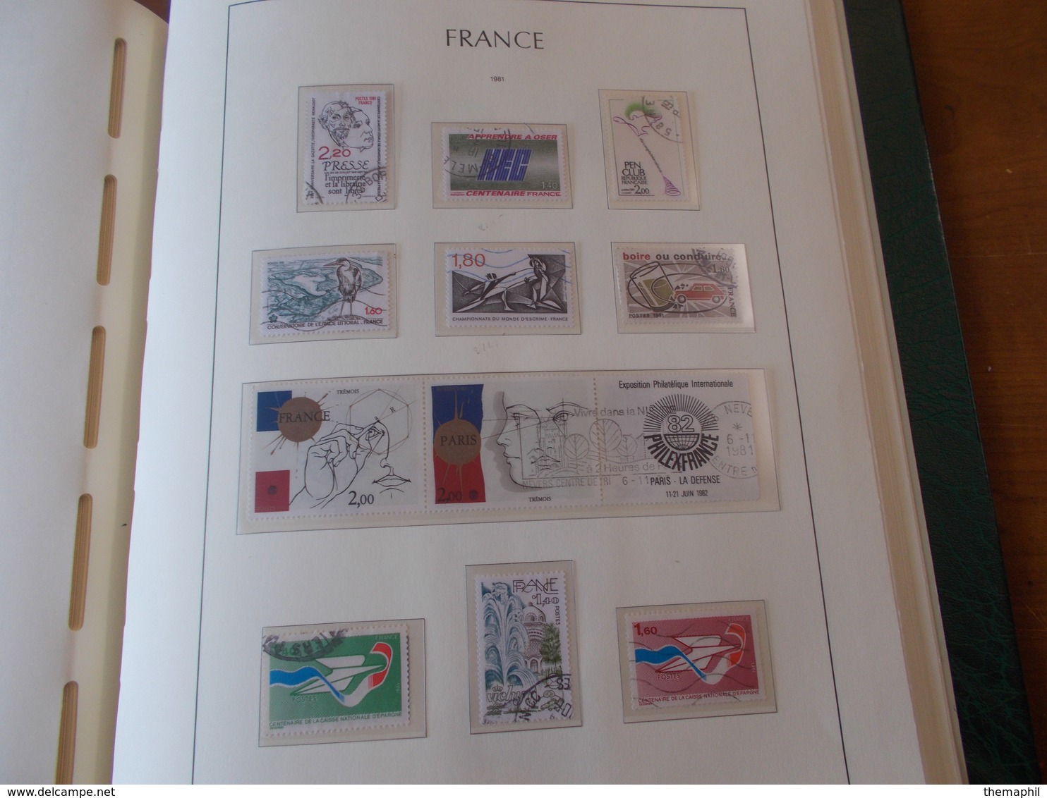 lot n° 330 FRANCE une collection dans un album leuchtturm 1966 / 1984  tous obl.  .  no paypal