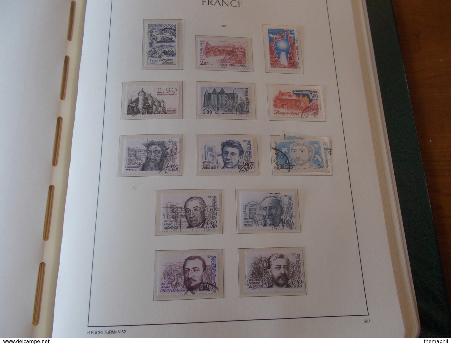 lot n° 330 FRANCE une collection dans un album leuchtturm 1966 / 1984  tous obl.  .  no paypal